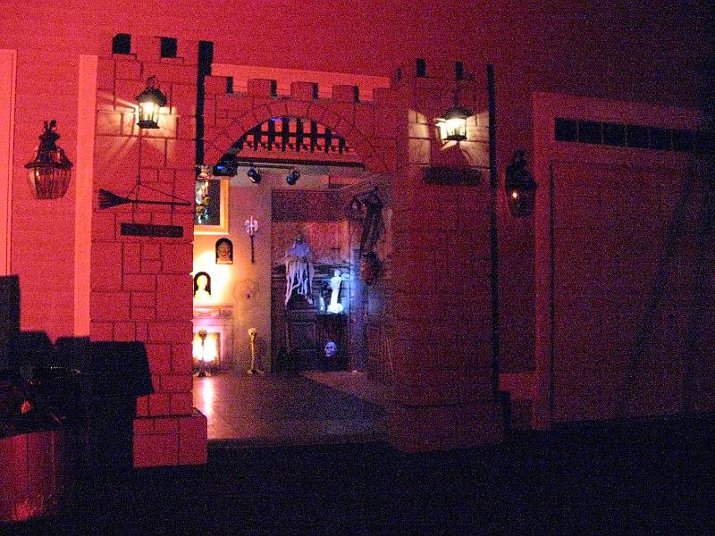 IMG_0109.JPG - Castle Entrance